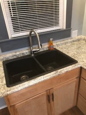 Nice sink! - 116 Bowmar St