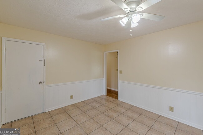 Building Photo - 828 Sheppard Way