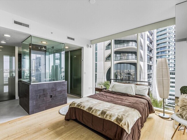 Building Photo - 1040 Biscayne Blvd