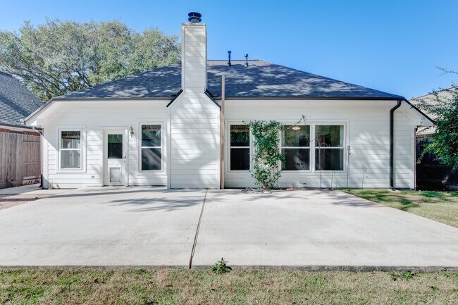 Building Photo - 31302 Baker Lake Dr