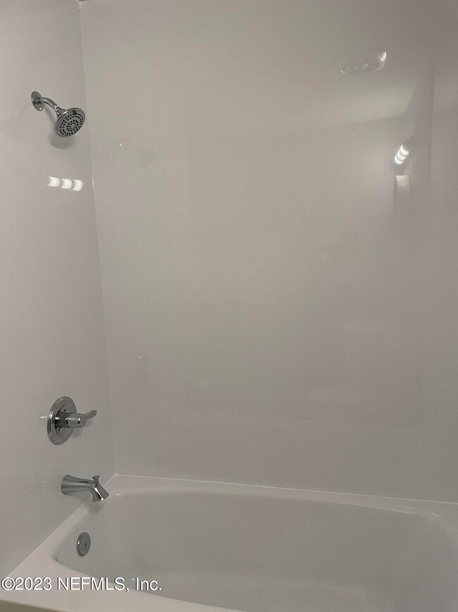Building Photo - 780 Redfin Dr