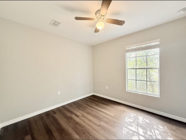 Building Photo - 425 F St