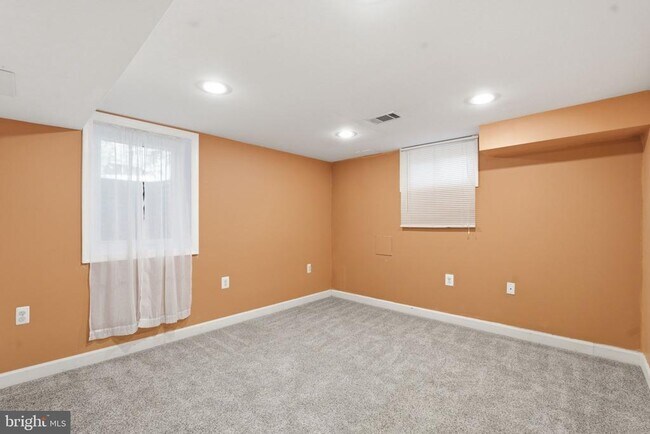 Building Photo - 7205 Wayne Dr