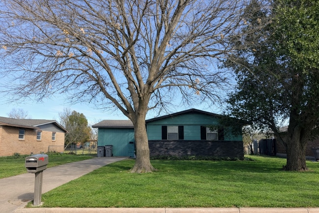 Building Photo - 2331 NW Austin Dr