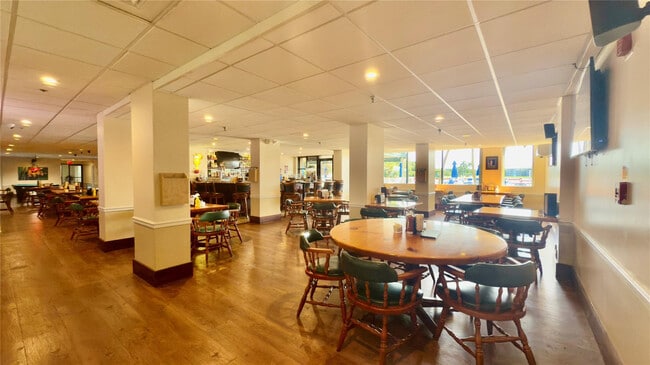 Building Photo - 9340 Lagoon Pl