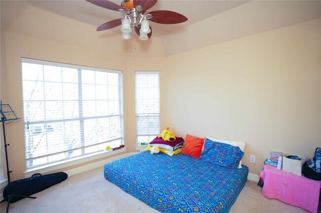 Building Photo - 11608 Spicewood Pkwy