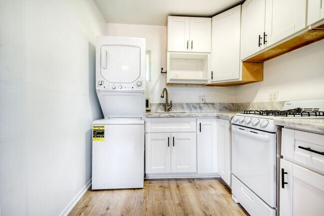 Building Photo - 2707 Robertson St