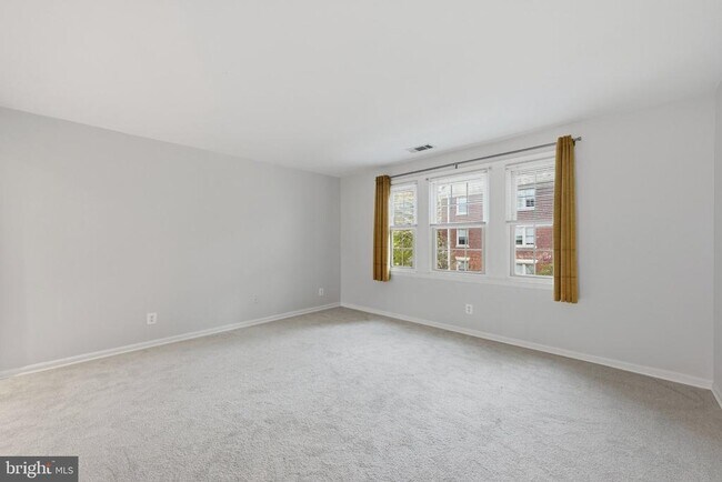 Building Photo - 525 Bashford Ln