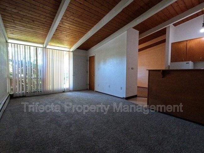 Building Photo - 608 Parker St