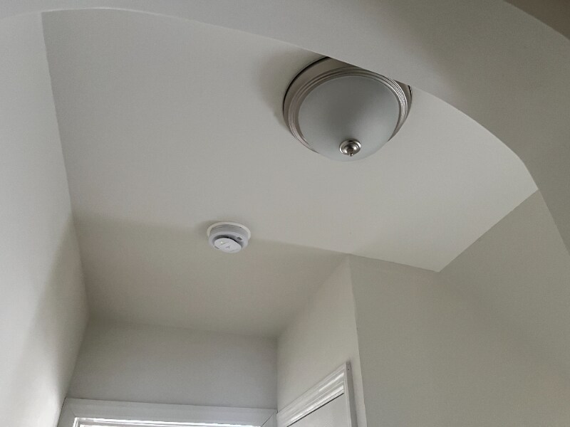 Building Photo - 114 Monmouth St