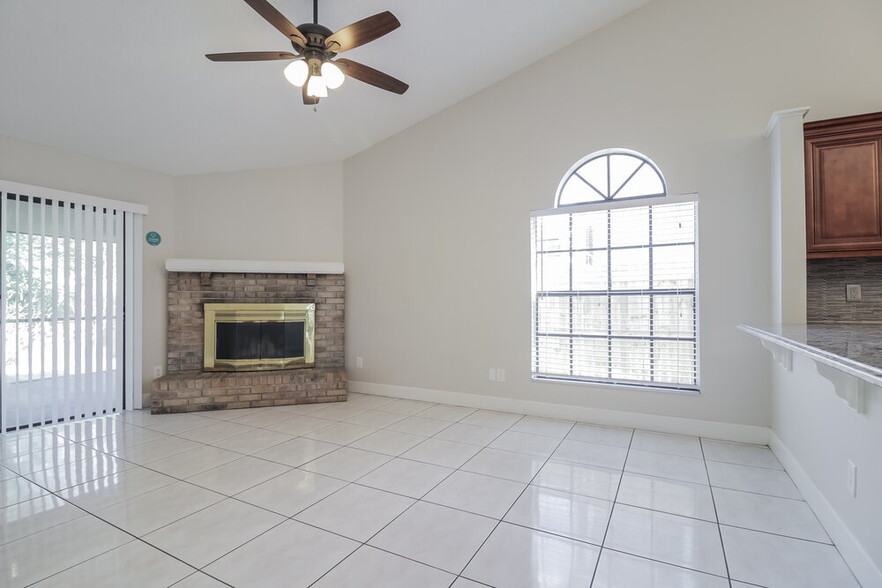 Building Photo - 1056 Covington St
