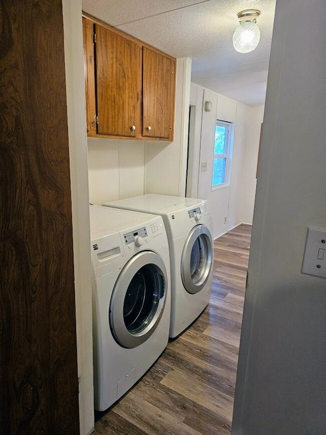 Building Photo - Charming 2 Bed, 2 Bath Mobile Home in a Qu...