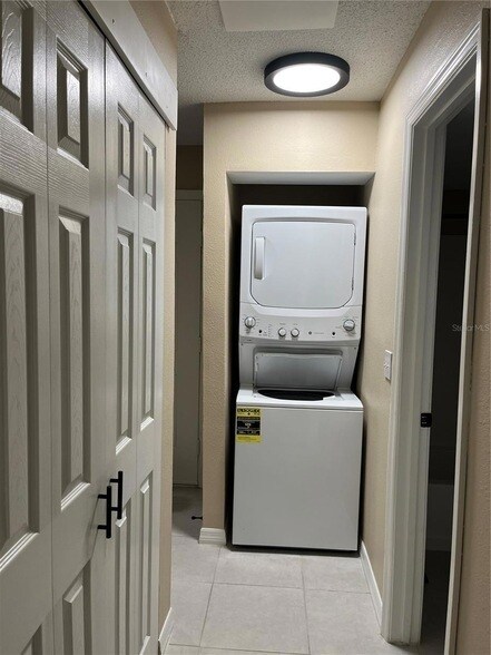 Building Photo - 211 Thorn Tree Place Unit 211
