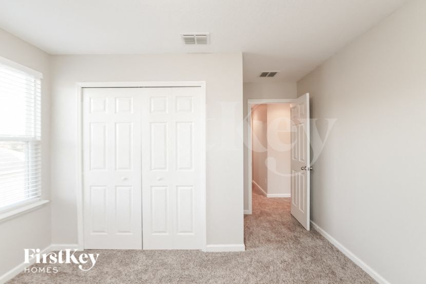 Building Photo - 3708 Statham Dr