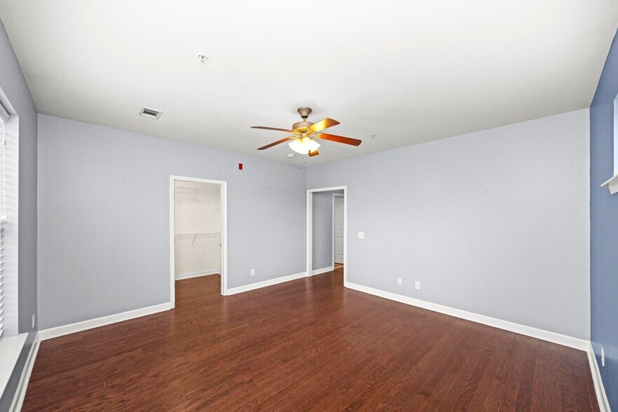 Building Photo - 2310 Elliott Ave