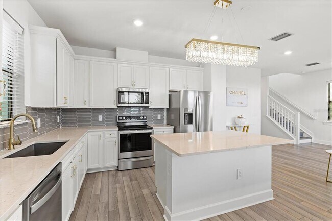 Building Photo - 16235 Pine Mist Dr