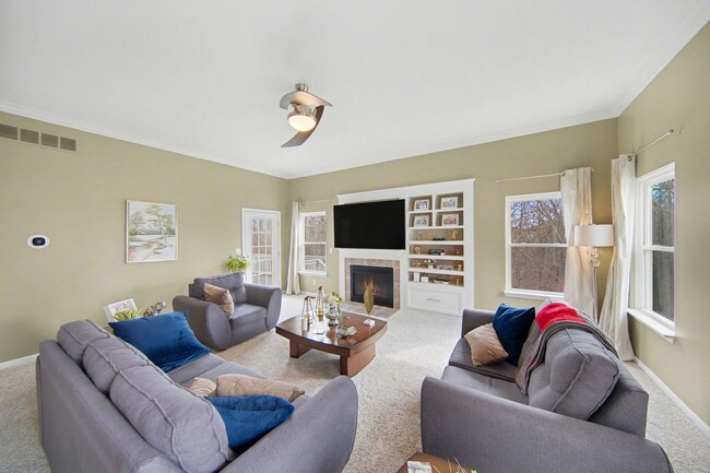 Building Photo - 1495 Chapleau Dr