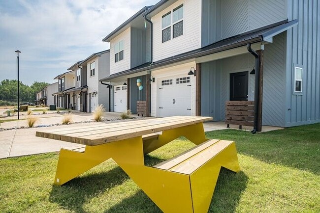 Building Photo - Sign a Lease By the End of July and Receive One Month of FREE Rent! Luxury 3 Bedroom 2.5 Bath Tow...