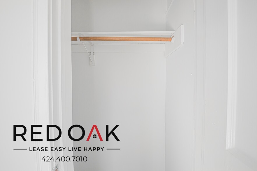 Building Photo - 5162 1/2 Clinton Ave