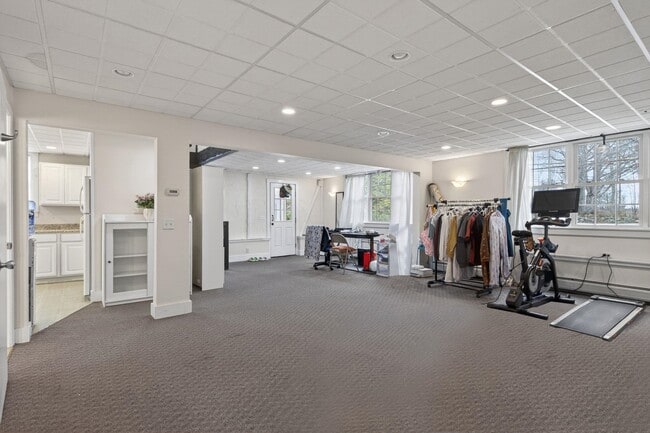 Building Photo - 178 Exeter Rd