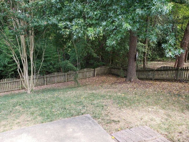 Building Photo - Beautiful 3BD/2BA ranch home with garage in pool community in Holly Springs!