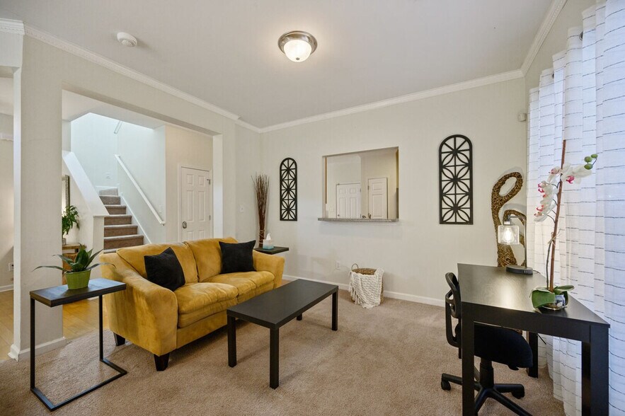 Building Photo - 4620 Liberty Square Dr