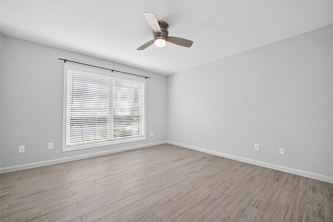 Building Photo - 1311 Antoine Dr