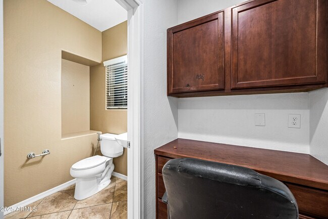 Building Photo - 2236 W Davis Rd