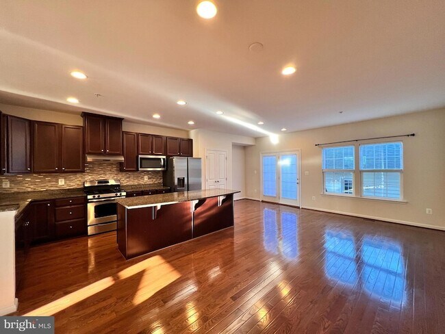 Building Photo - 22730 Autumn Breeze Ave
