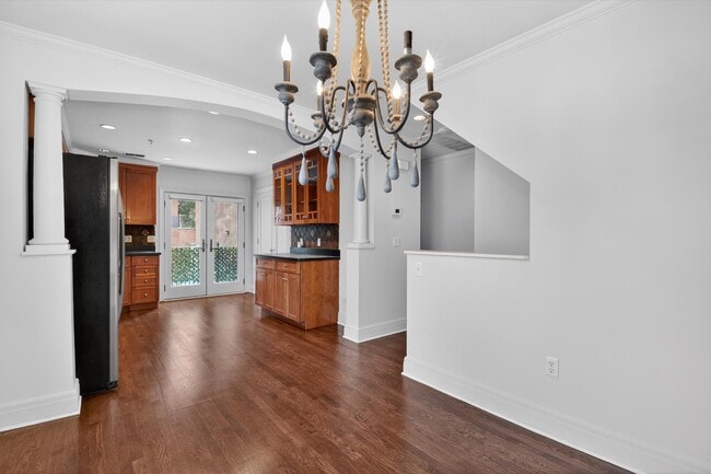 Building Photo - 417 S Ashley St