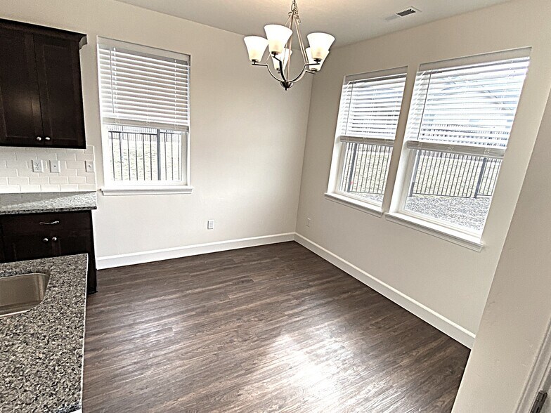 Building Photo - 309 E Sicily Dr