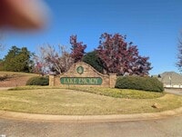 Building Photo - 154 S Lake Emory Dr