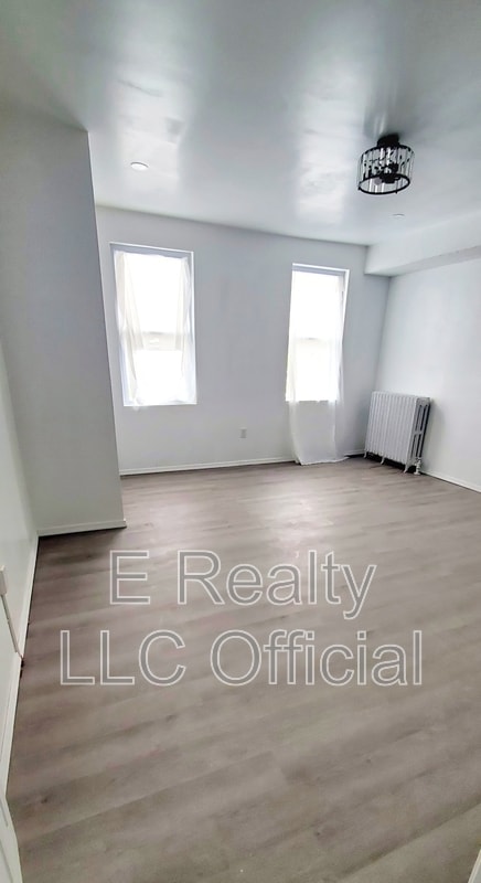 Building Photo - 623 N 64th St