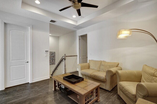 Building Photo - 100 NW 69th Cir