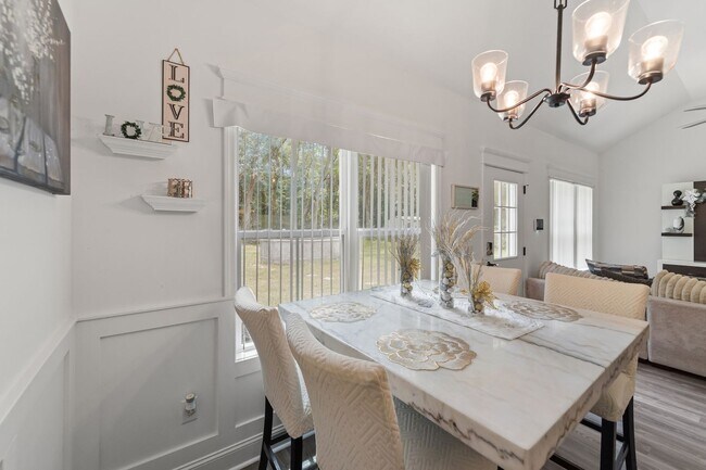 Building Photo - Comfort & Style Meet in This Beautiful 4 Bedroom Midway Home