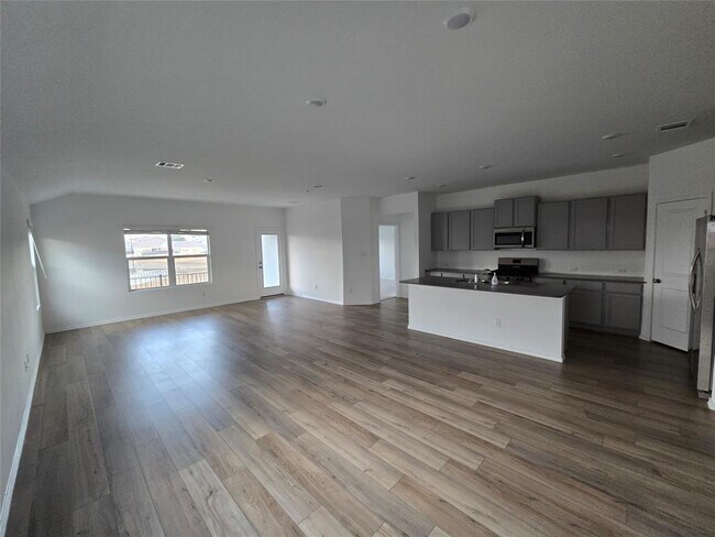 Building Photo - 2516 Four Waters Lp