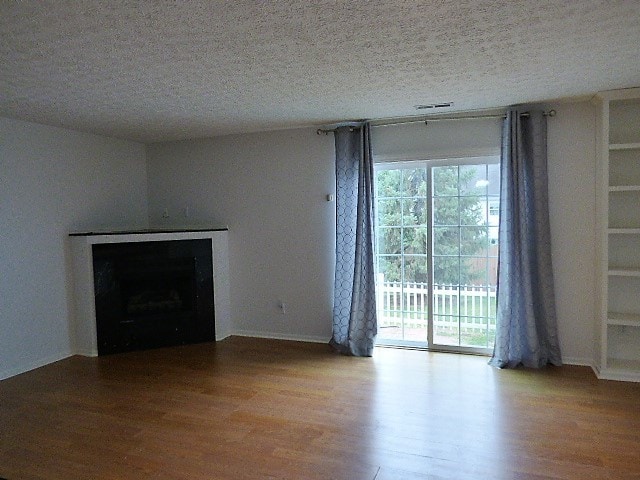 Building Photo - Brice Green 3 BR Condo!
