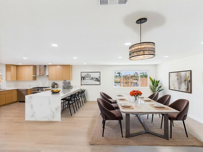Building Photo - Modern Luxury 3x2 home in the Heart of Vista