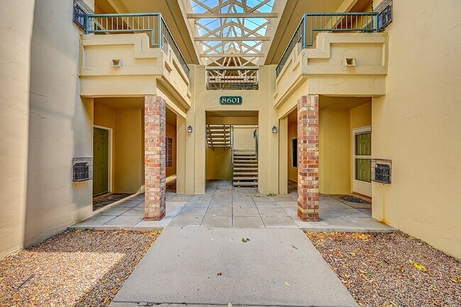 Building Photo - $1,795.00 - 2 Bedrooms, 2 Bathrooms, Apart...