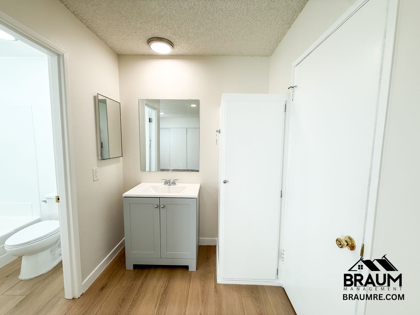 Building Photo - 6612 Sylmar Ave