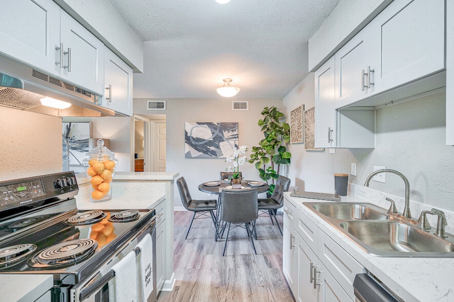 CrescentWood Apartments 100 Lakeview Dr Clute TX 77531 Apartment Finder