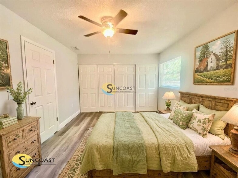 Building Photo - 1419 NE 25th Pl