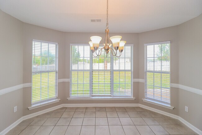 Building Photo - 9920 Averbury Cove