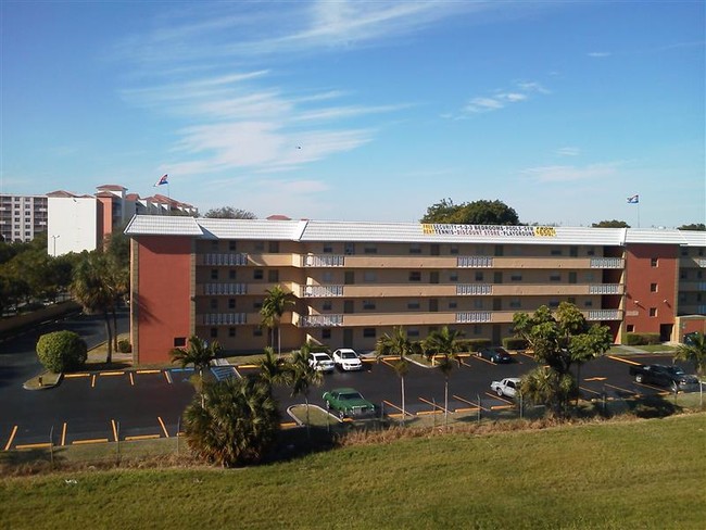 Building Photo - CUTLER GARDENS APARTMENTS