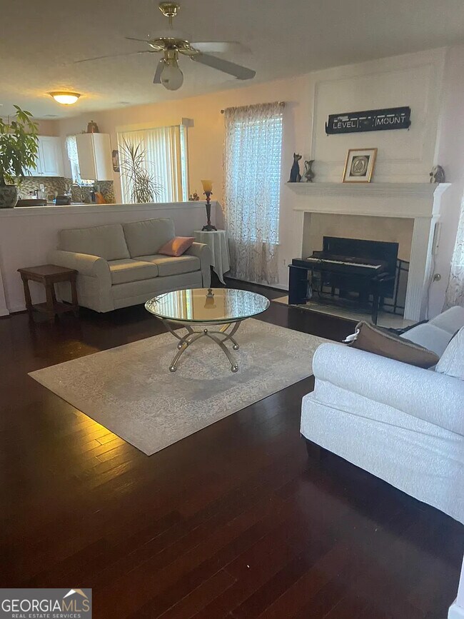 Building Photo - 1358 Cascade View Dr SW