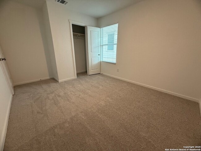 Building Photo - 224 Ottawa Wy