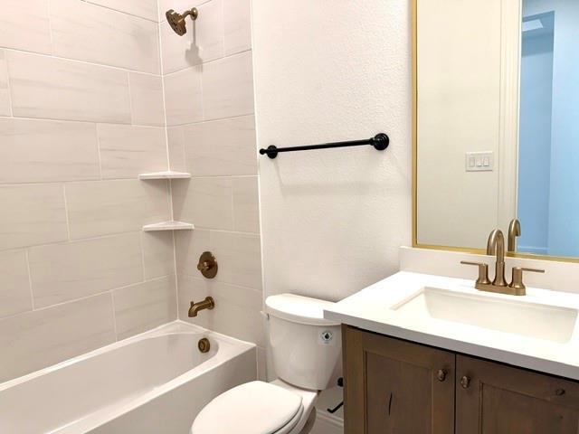 Building Photo - 3250 Jersey Dr