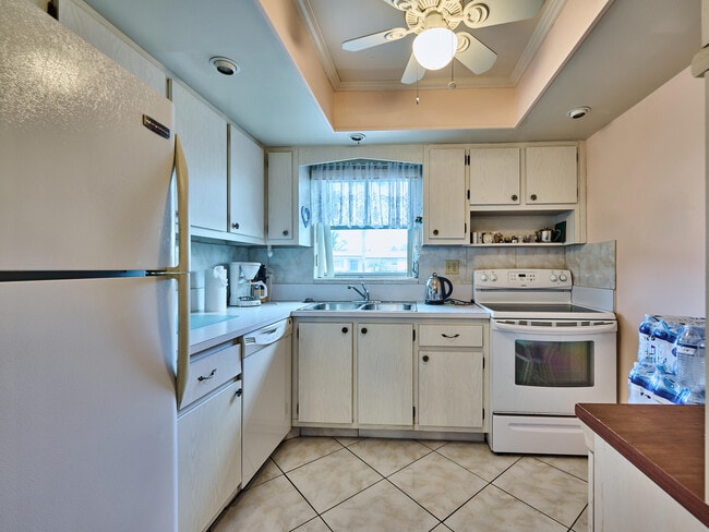 Building Photo - 2804 Crosley Dr E