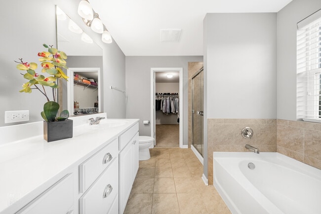 Building Photo - 34040 N Jenna Ln