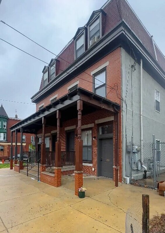 Building Photo - 942 N 42nd St